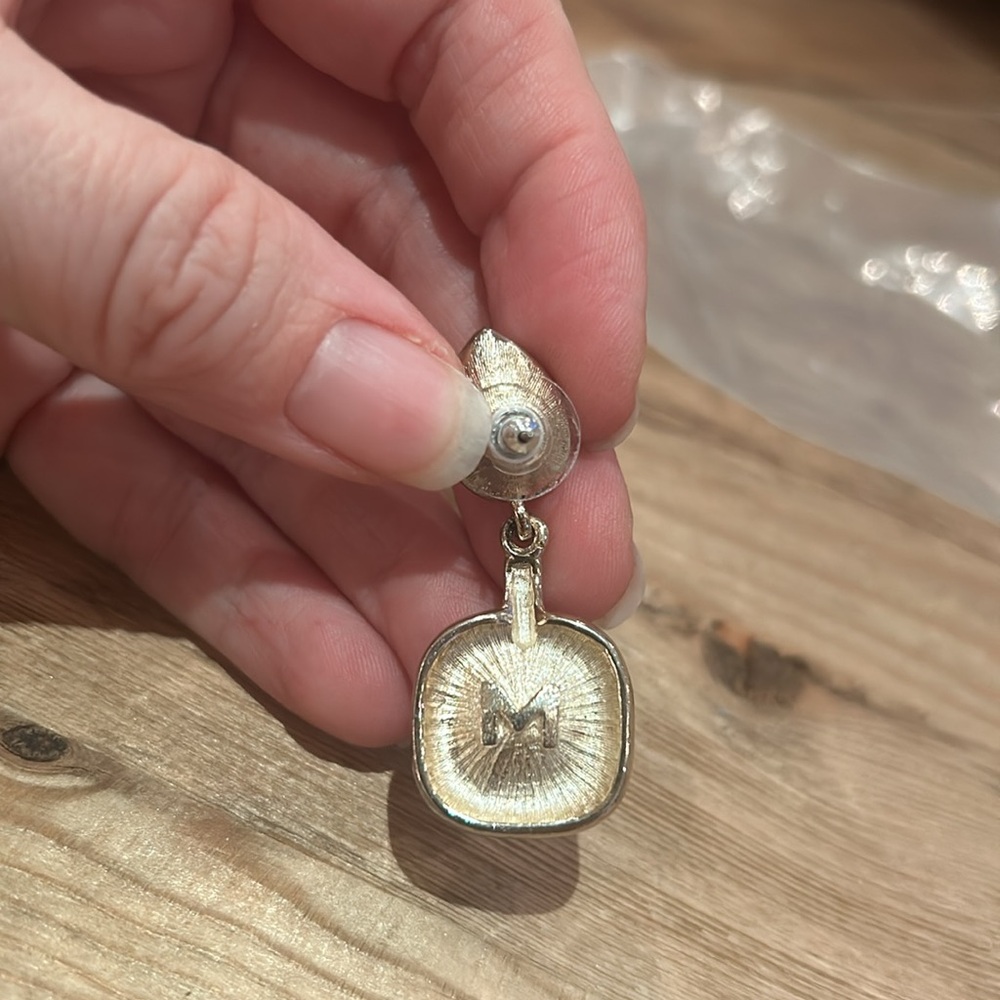 Costume jewelry from a tv series wardrobe - Picture 2 of 5